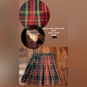 sim & sam school girl skirt
never worn
small